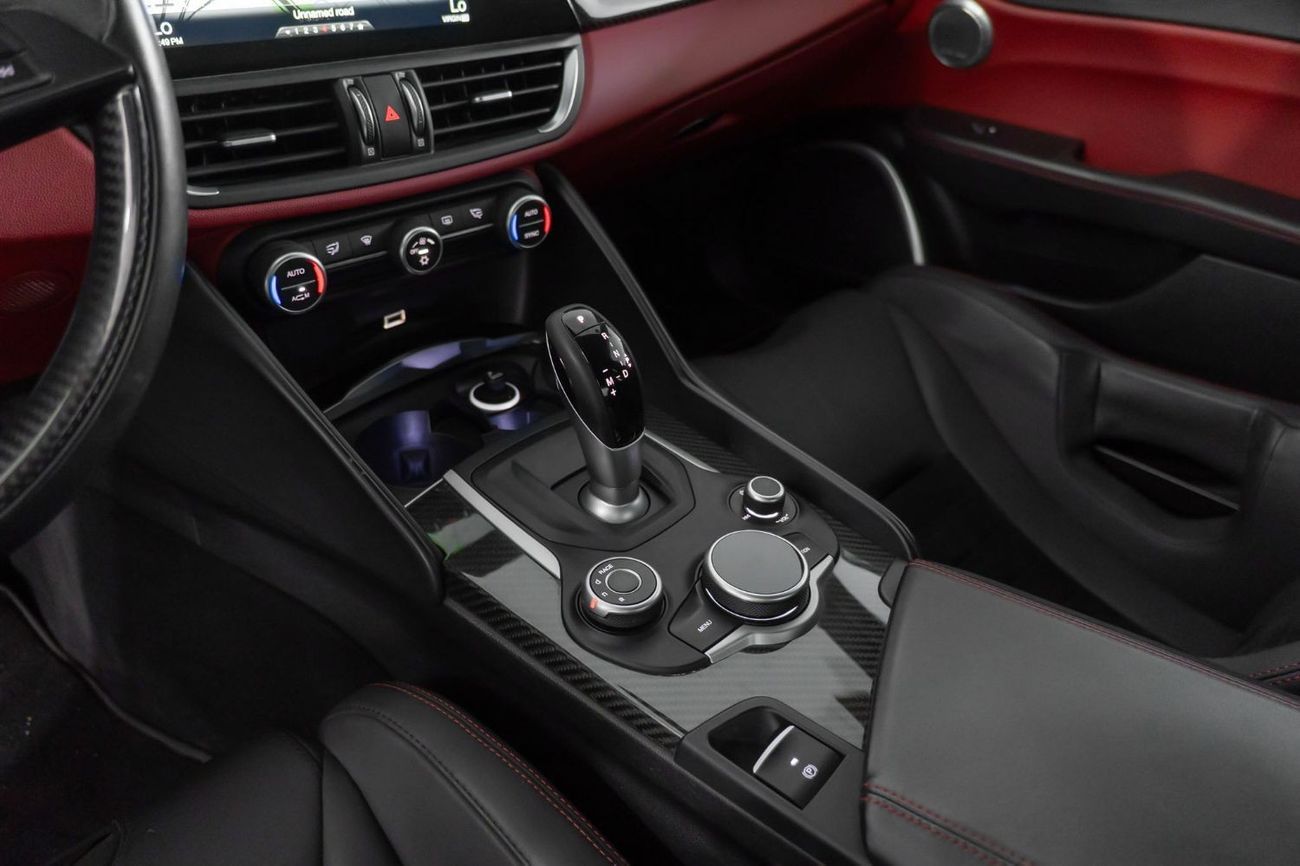 ألفا روميو جوليا Quadrifoglio 2.9L (505 HP)