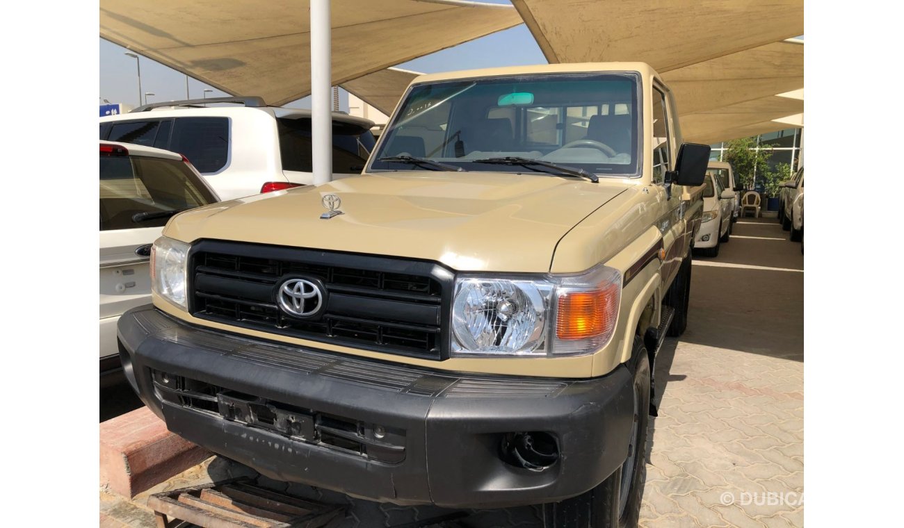 تويوتا لاند كروزر بيك آب Toyota Landcruiser Pick Up S/C V6, model:2015. Excellent condition