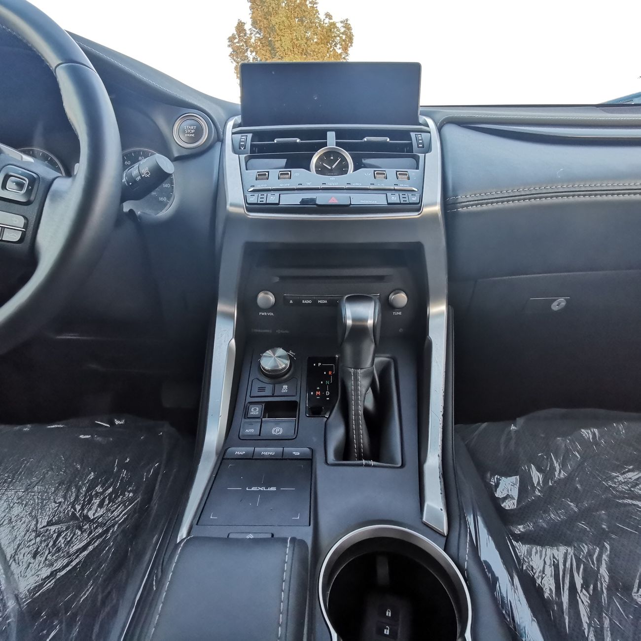 Lexus NX300 2.0L Petrol, Alloy Rims, DVD, Rear Camera, Front Power Seat &Leather Seats, Sunroof, (LOT #275)