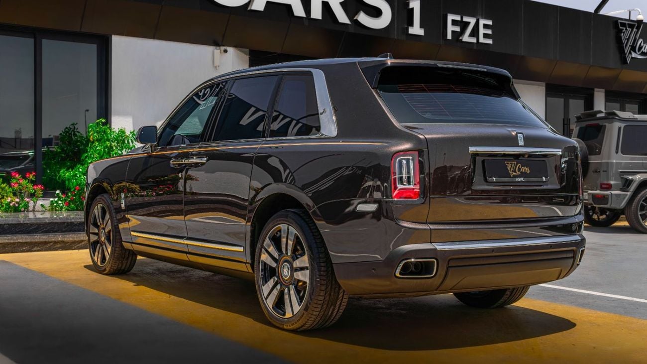 Rolls Royce Cullinan STD 2023 GCC 4 SEATS VIP DEALER WARRANTY AND SERVICES