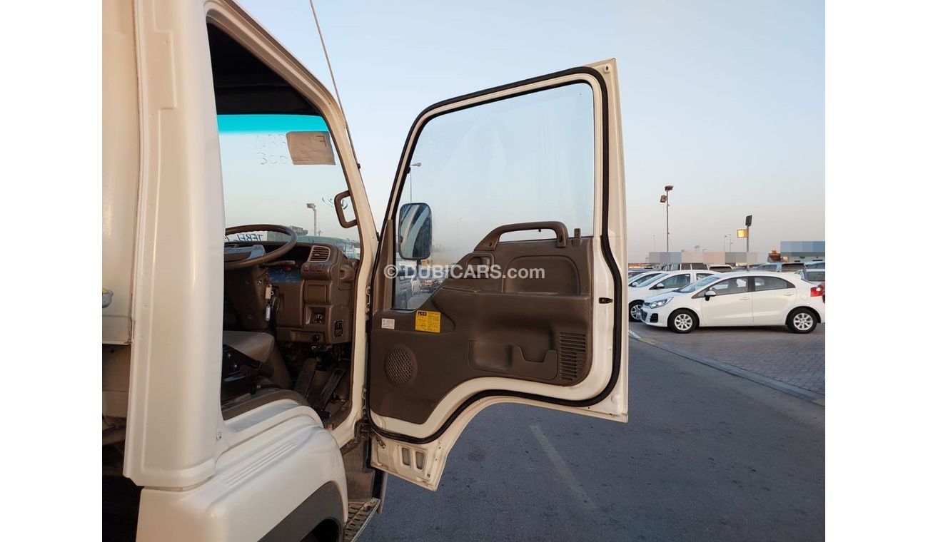 Isuzu Forward ISUZU FORWARD JUSTON RIGHT HAND DRIVE(PM01298)