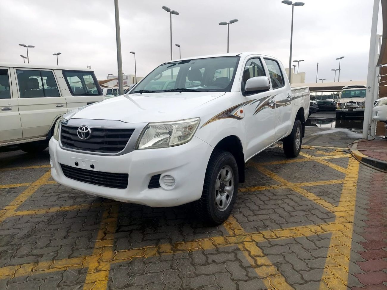 تويوتا هيلوكس DC 4WD 2.4L DIESEL MANUAL TRANSMISSION