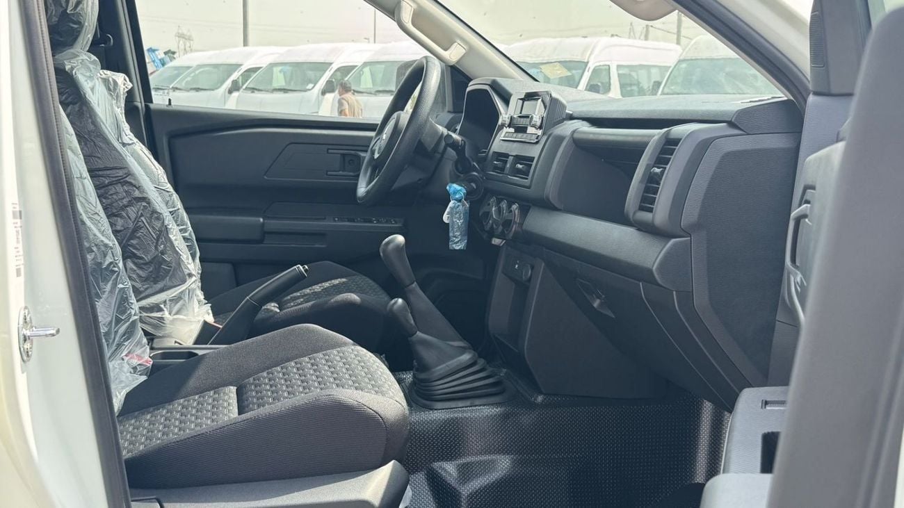 Mitsubishi L200 2.4L DIESEL DCABIN 4x4 5 MT MID-LINE