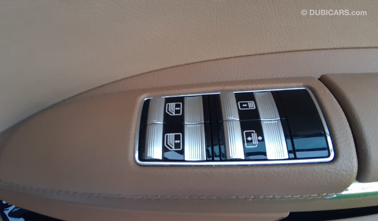 مرسيدس بنز S 350 خليجى - بانوراما - شاشة - كاميراخلفية - أبواب شفط - مرايا كهربائية - رنجات - حساسات - أنوار ضباب