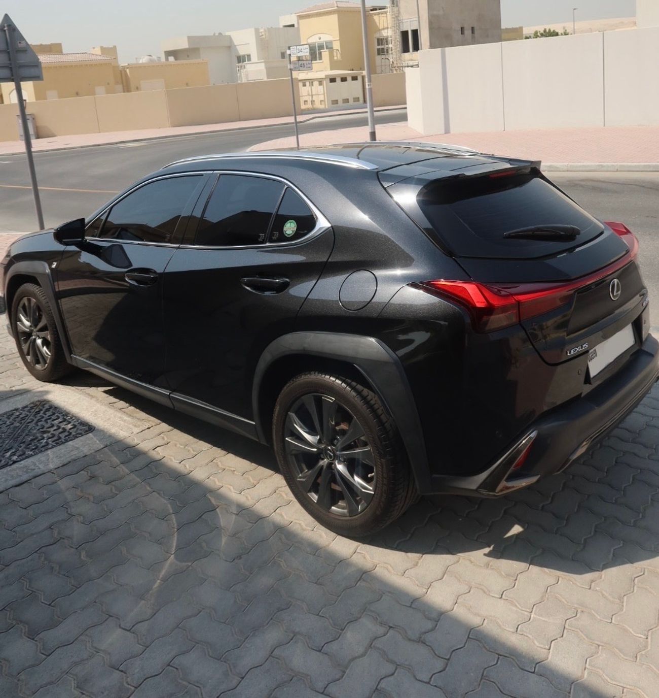 Lexus UX200 F SPORT