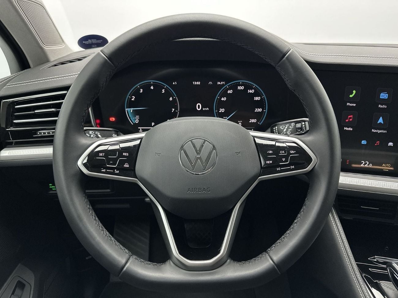 Volkswagen Touareg Trendline 2.0L (Ref#13862) / WAS 174,900 AED - NOW 159,900 AED