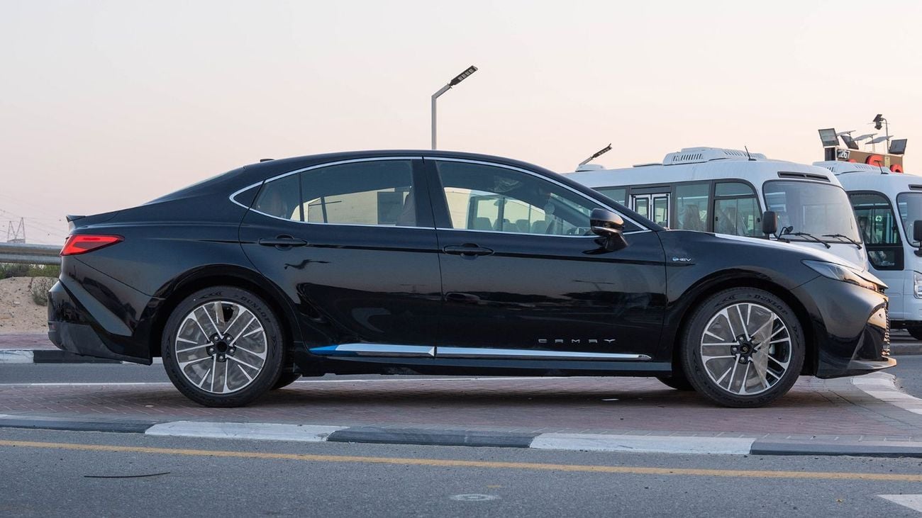 Toyota Camry 2026 Toyota Camry Lumiere 2.5L AT Hybrid (Black-Tan)