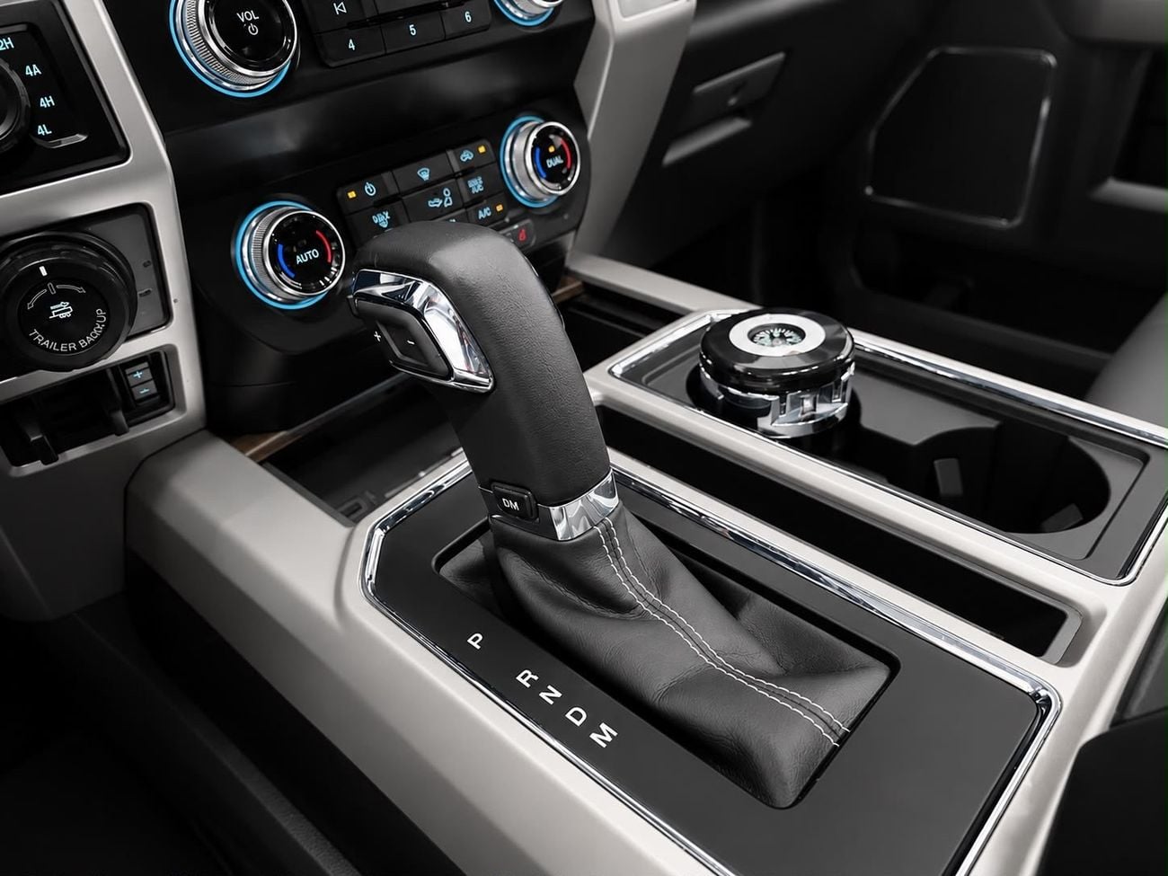 Ford F-150 XLT CREW CAB