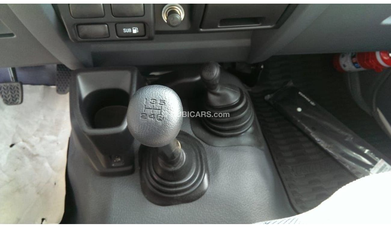 Toyota Land Cruiser Hard Top 78 LX 13, Diesel, 13 Seats