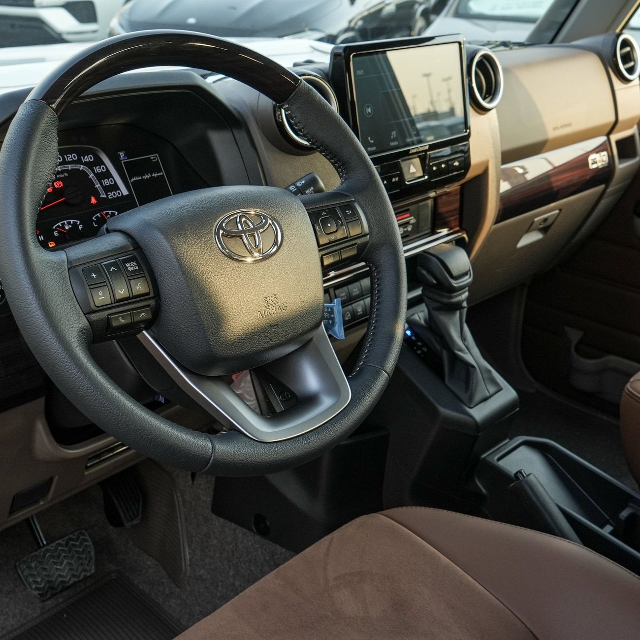 Toyota Land Cruiser 70 LC 76 AT || 4.0 || LXZ || 2026