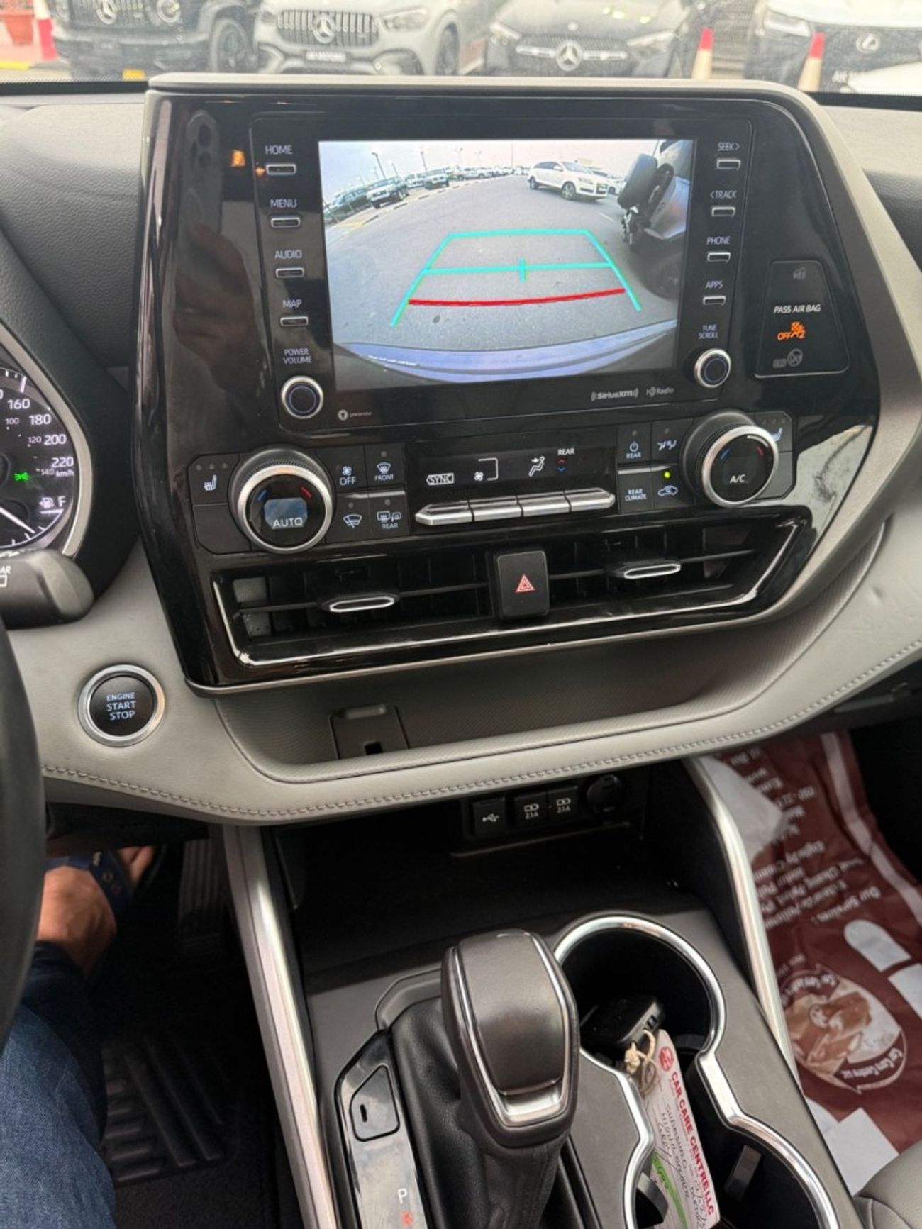 Toyota Highlander 2021 XLE LIMITED V6 FULL OPTION US SPEC