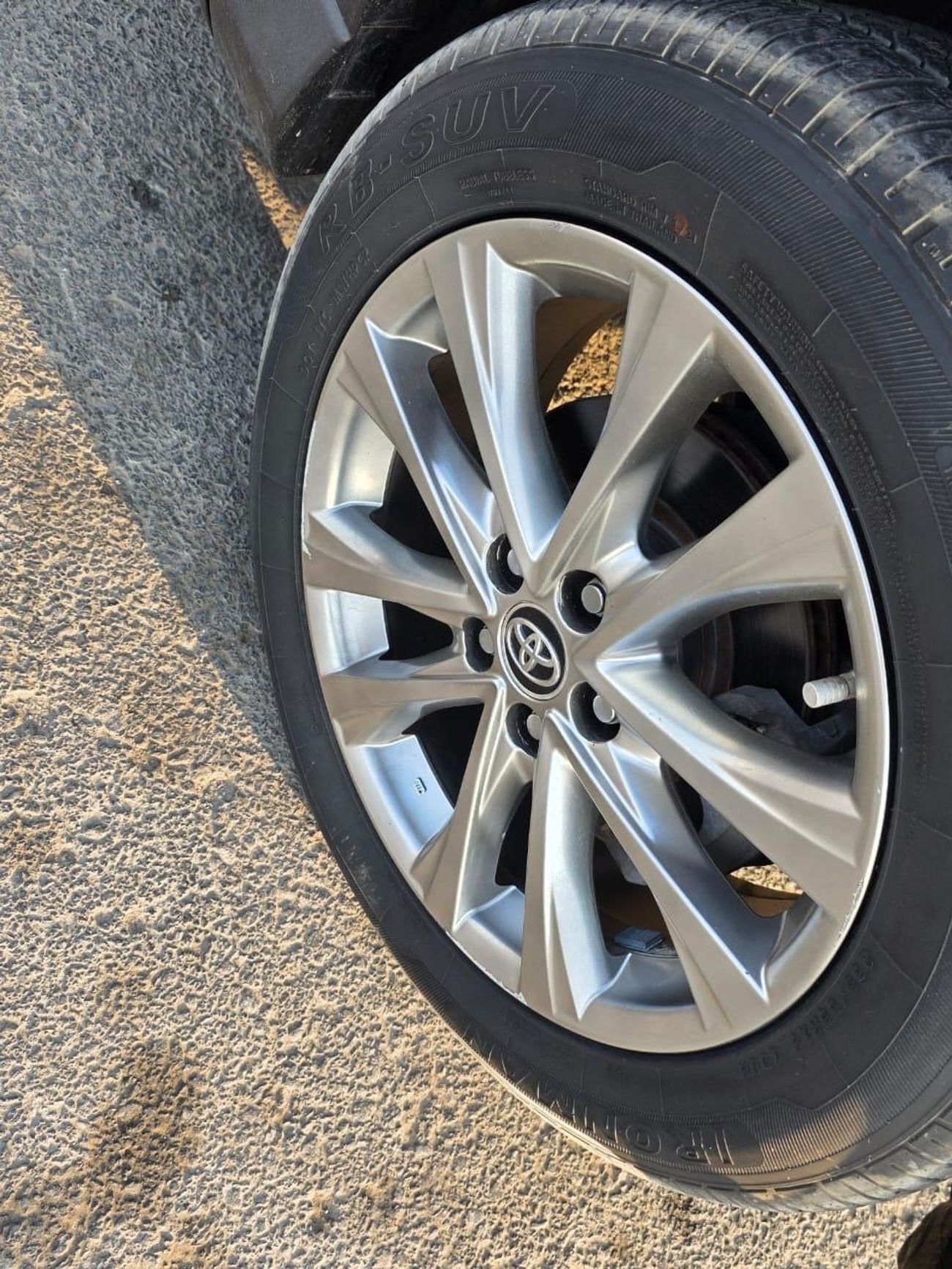 تويوتا راف ٤ Limited 2.5L