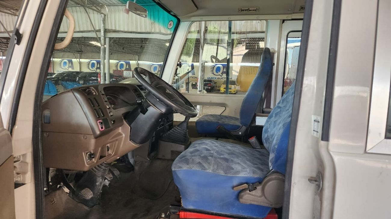 Mitsubishi Rosa BUS/ DIESEL ENGINE/ M/T / GCC REGISTERED / 28 SEATS / LOT # 20638