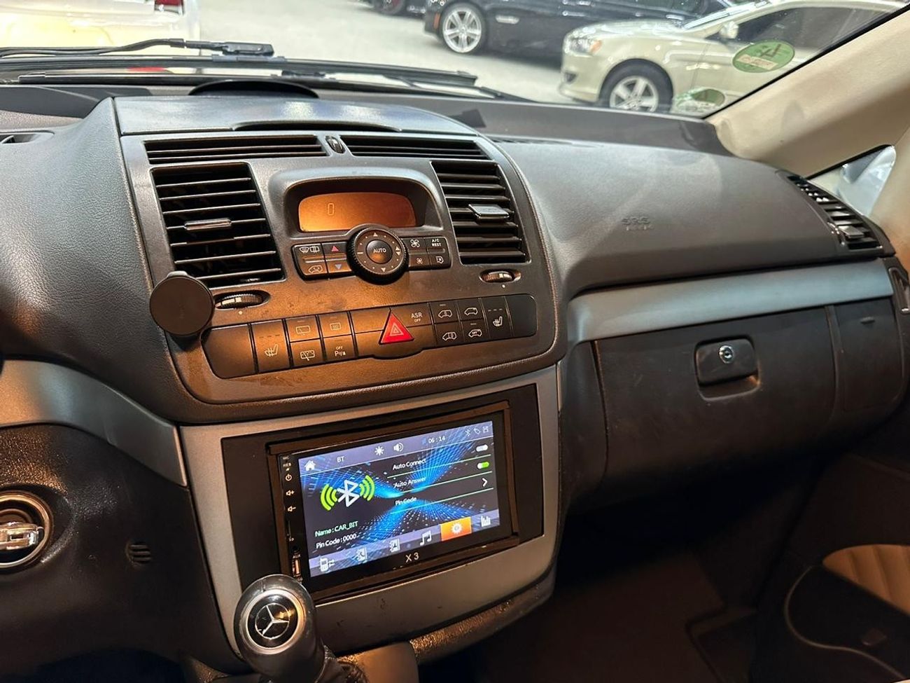 Mercedes-Benz Viano 2014 Mercedes-Benz Viano Trend (W639), 5dr MPV, 3.0L 6cyl Diesel, Automatic, Rear Wheel Drive.The ca