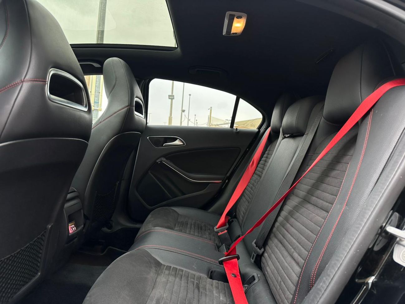 مرسيدس بنز A 250 MERCEDES-BENZ A250 | GCC | 2017 | FULL SERVICE HISTORY (GARGASH)