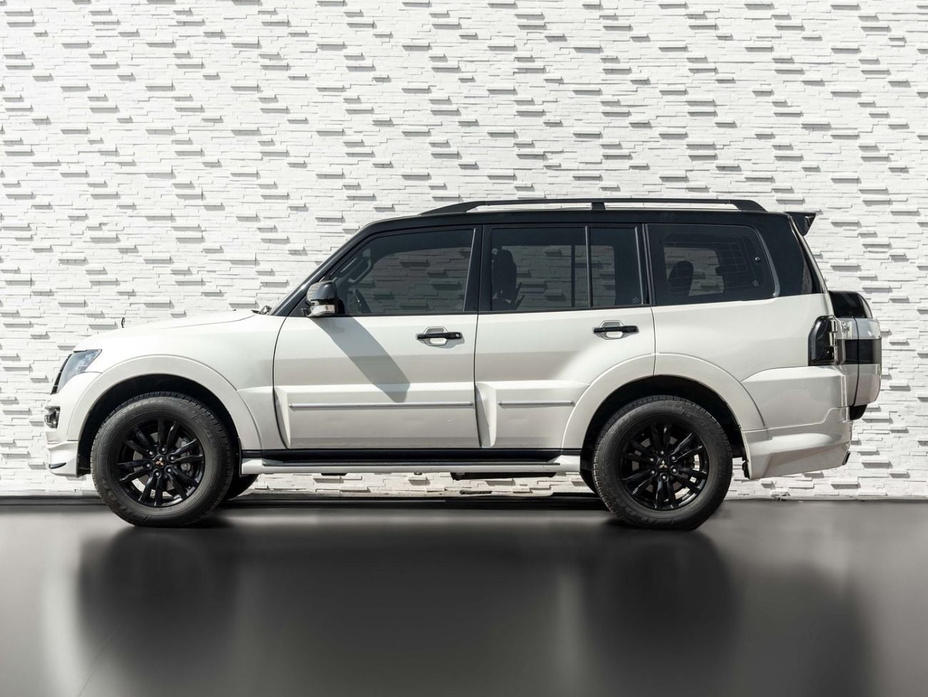 Mitsubishi Pajero GLS H/L SIGNATURE EDI