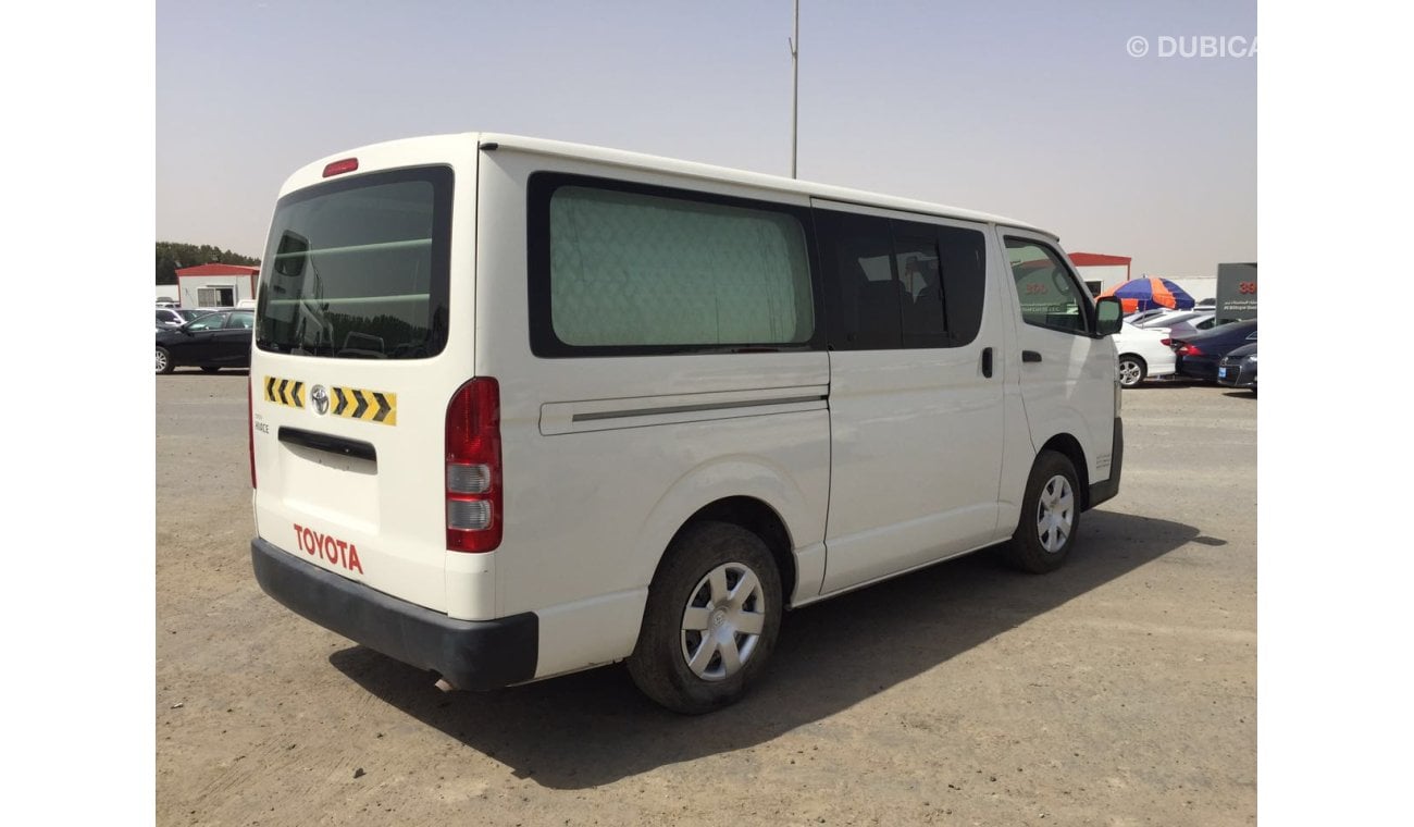 تويوتا هاياس 6 SEATER GLASS VAN