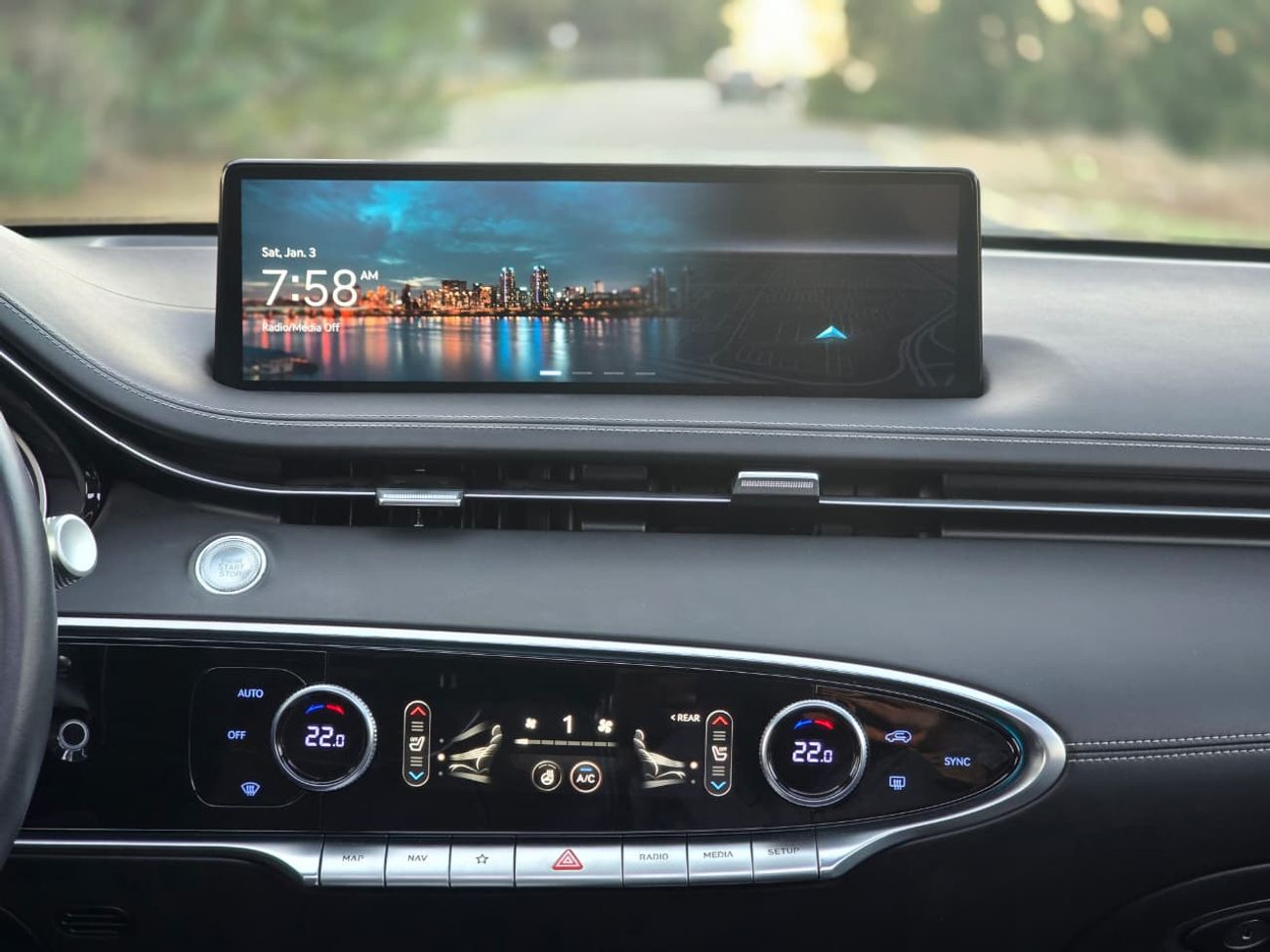 جينيسس GV70 Premium 2.5L AWD