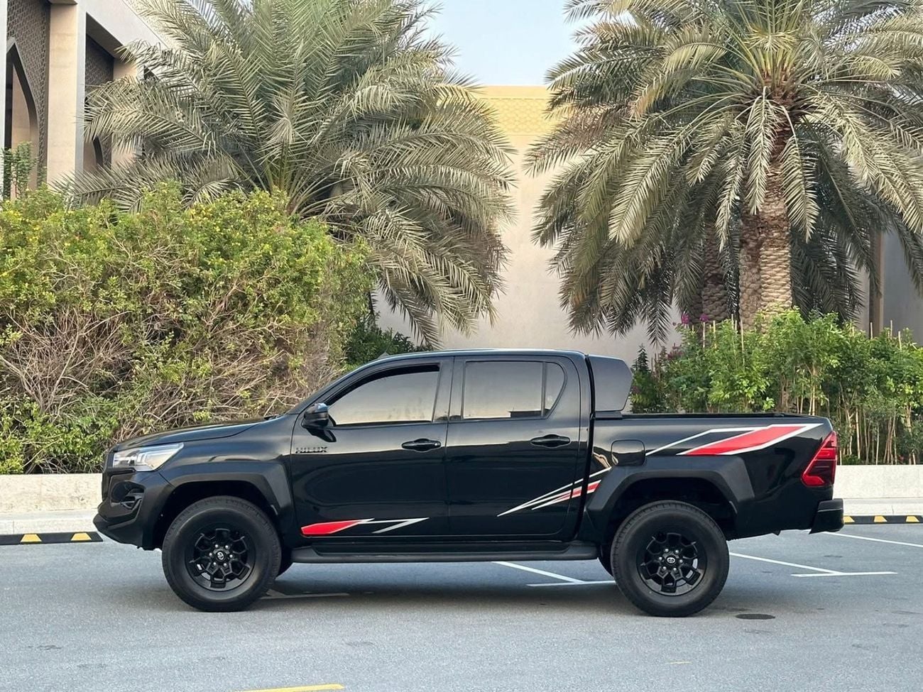 تويوتا هيلوكس 2021 Model V4 - 2.7L Petrol Engine Facelift GR Sports 2025 Shape Exterior and Interior Both Full Opt