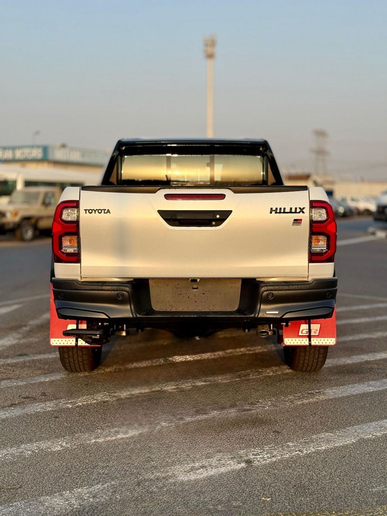 تويوتا هيلوكس GR Sport 4.0L 4x4