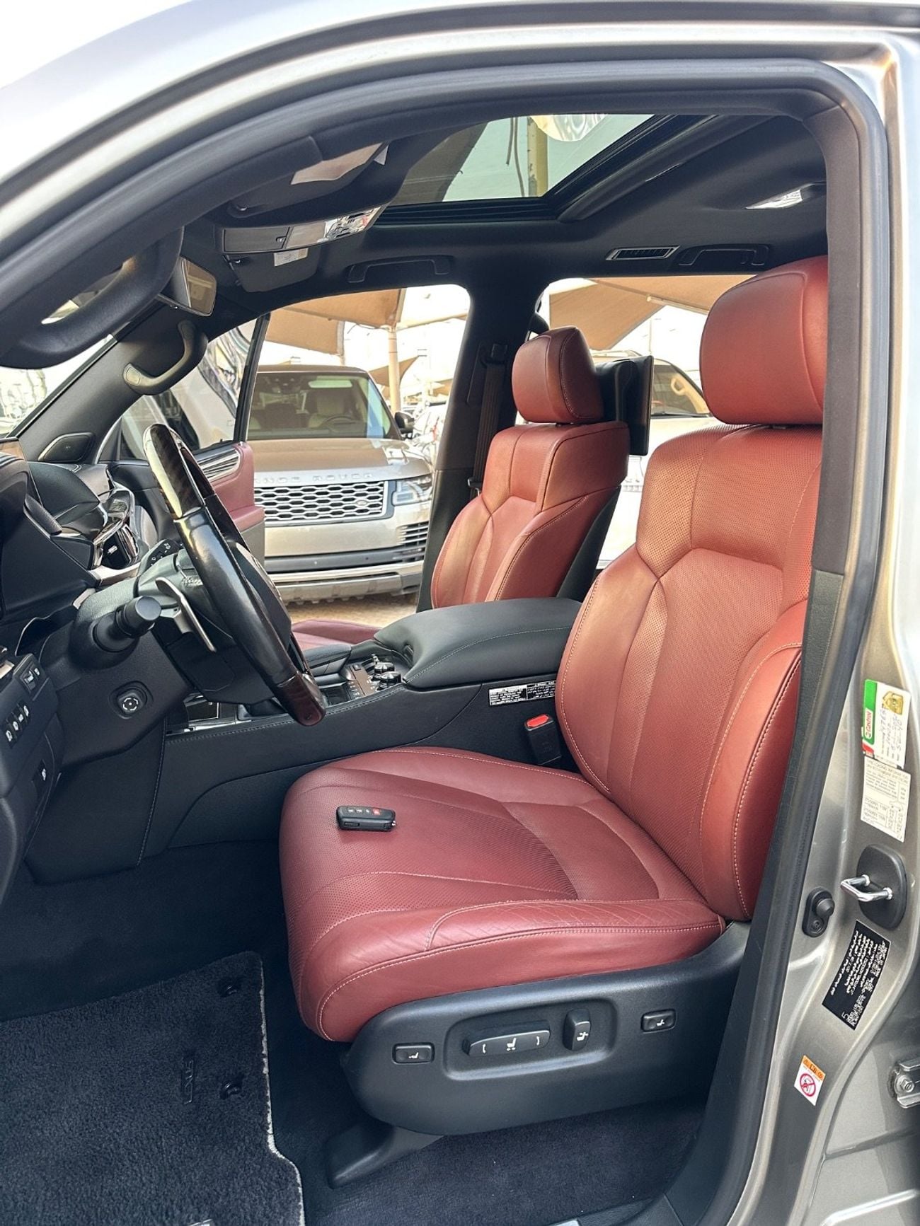 لكزس LX 570 PLATINUM SIGNATURE