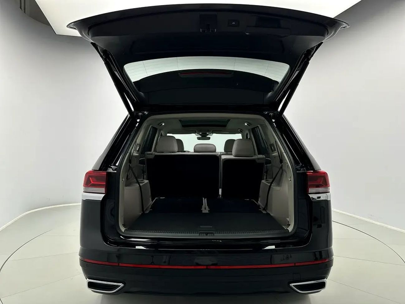Volkswagen Teramont Comfortline 3.6L Comfortline 2.0L (Ref#43710) / 29,100 AED SAVINGS from New Car