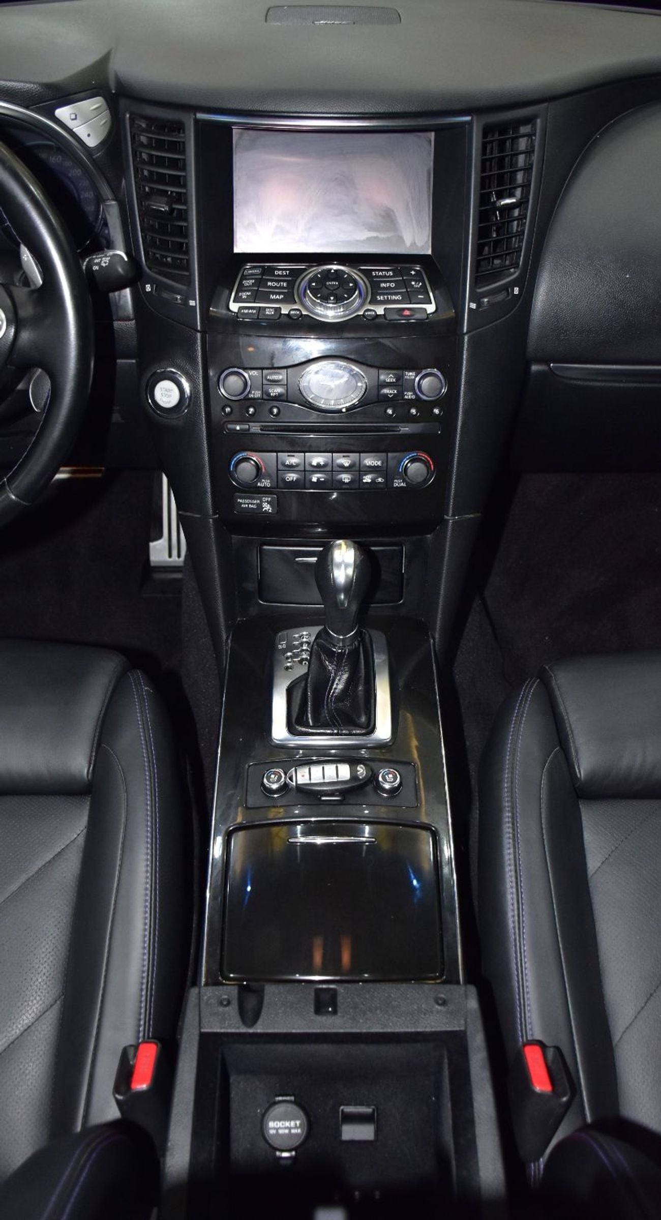 إنفينيتي QX70 ELITE SPORT EXCELLENT DEAL for our Infiniti QX70s ( 2016 Model ) in White Color GCC Specs