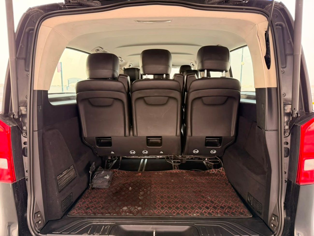 مرسيدس بنز V 250 AVANTGARDE/E