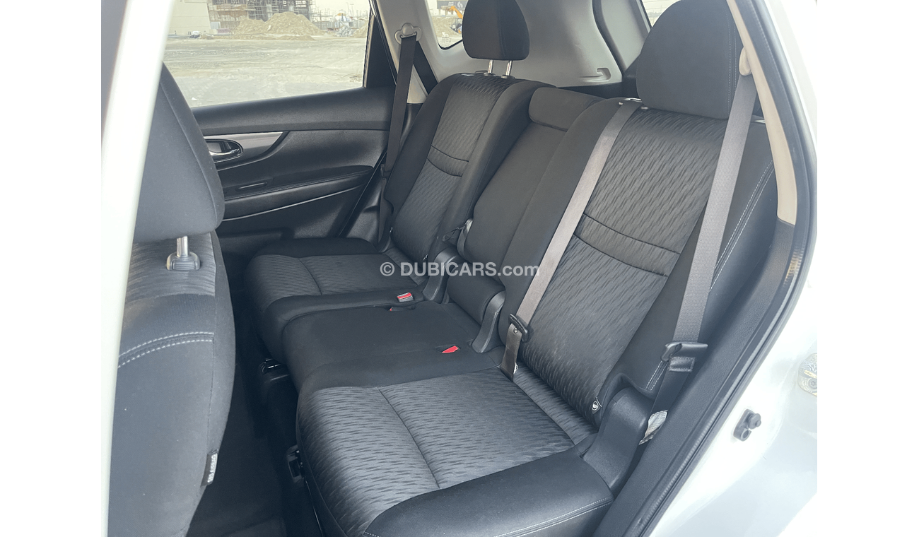 Nissan Rogue nissan rouge 2017 usa in very good    Nissan Pathfinder    Excellent Condition (USA  _ SPEC) - MODEL