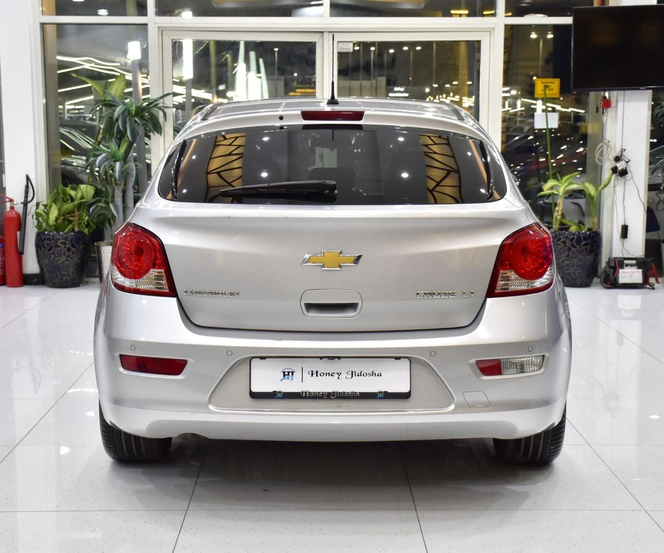 Chevrolet Cruze LT EXCELLENT DEAL for our Chevrolet Cruze LT ( 2017 Model ) Silver Color GCC Specs