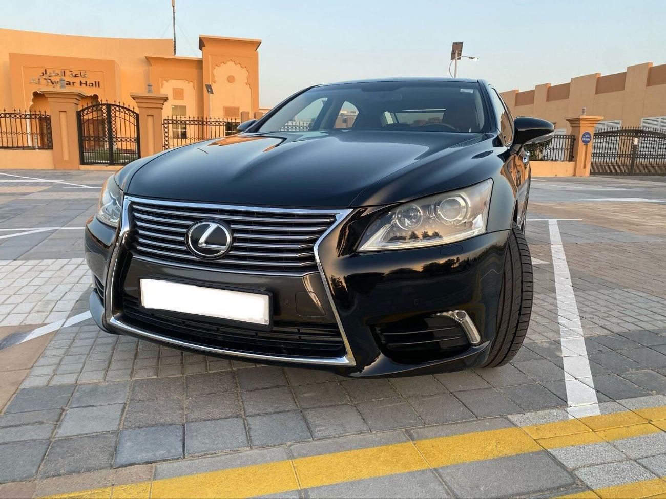 Lexus LS460 L 4.6L