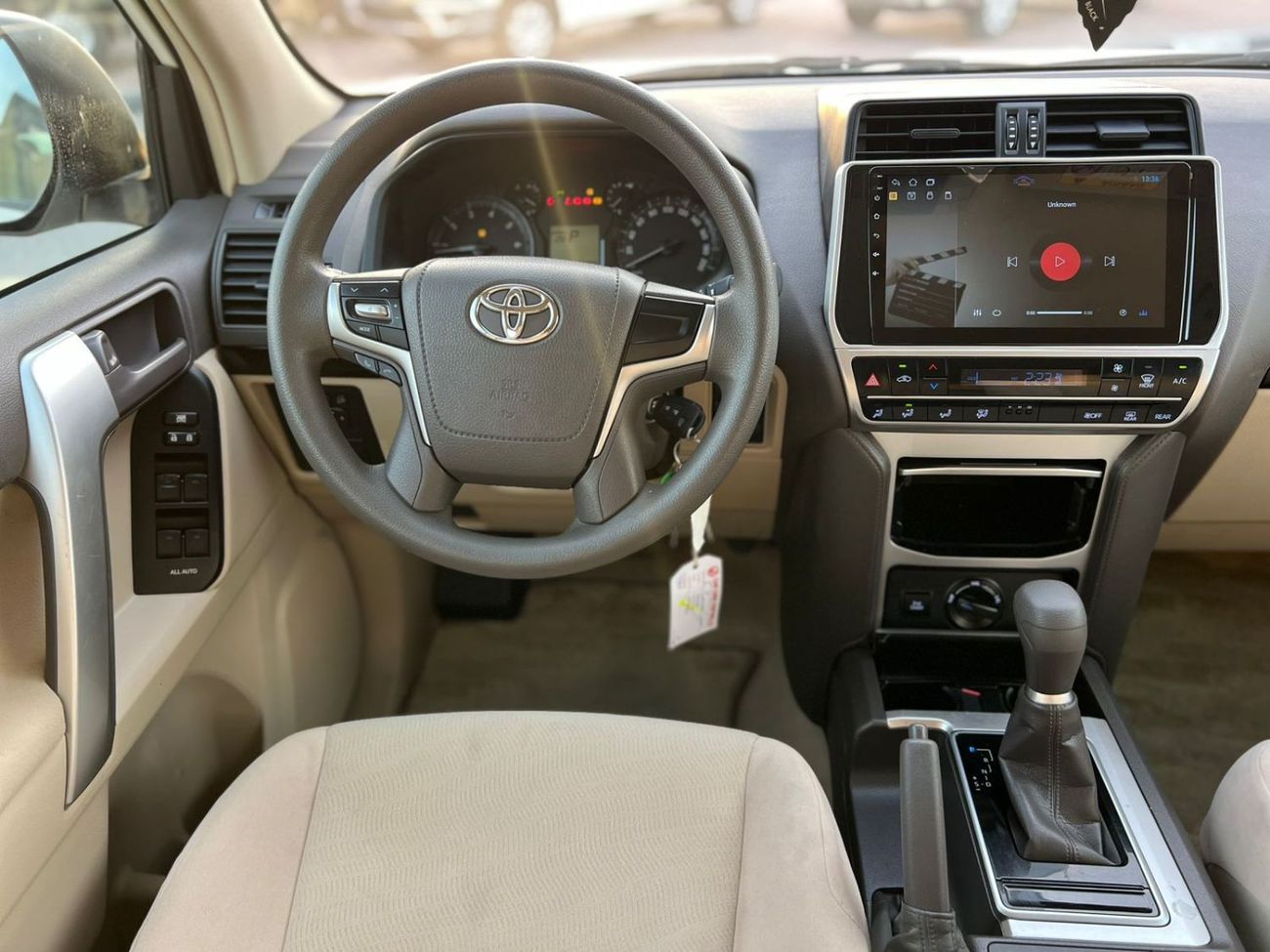 Toyota Prado 2021  Toyota Prado TX 2.7L V4 - AWD 4x4 - GCC - Rear Camera  - Accident Free - 7 Seater