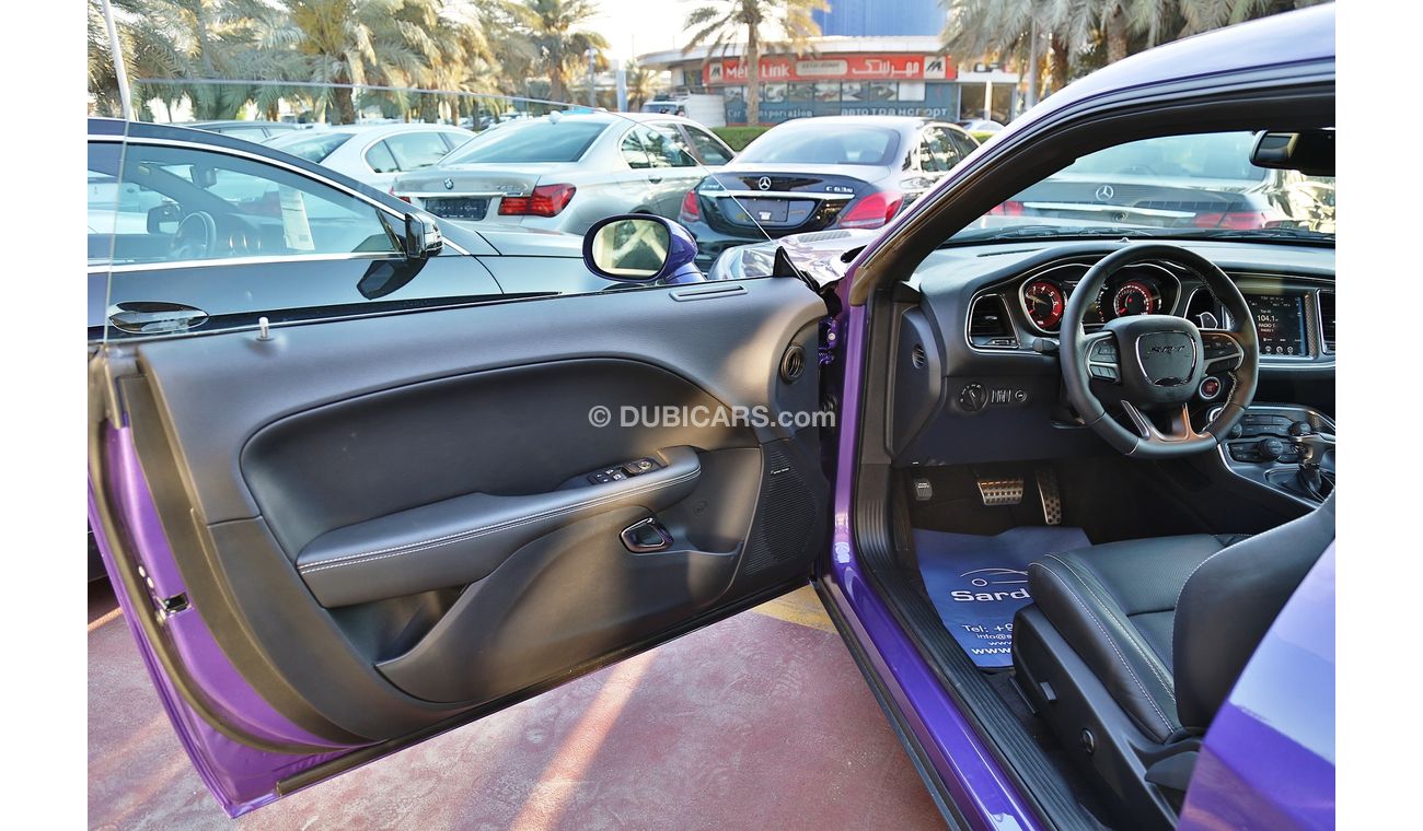 Dodge Challenger SRT Hellcat Supercharged