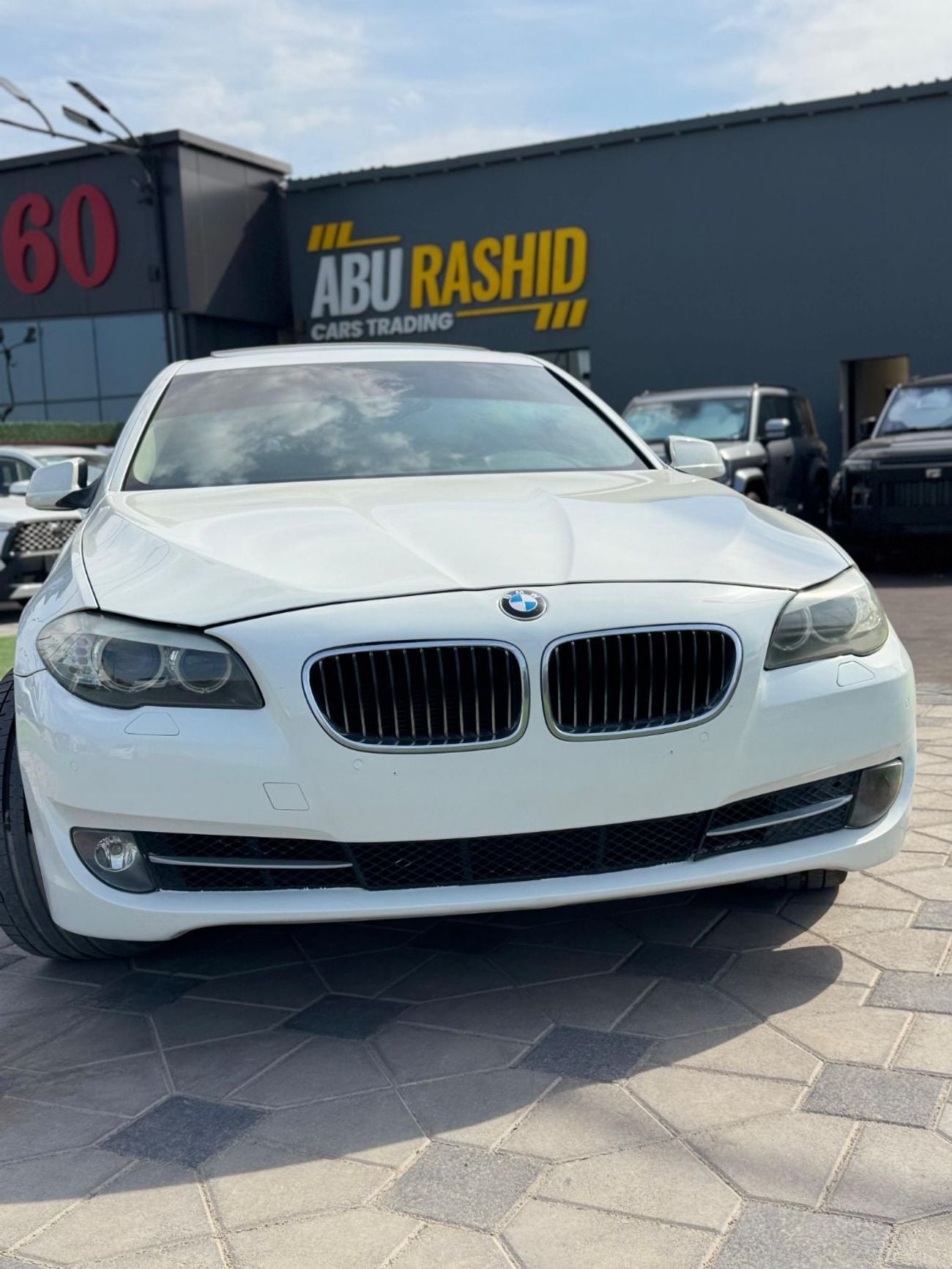 بي أم دبليو 530i Exclusive 2.0L
