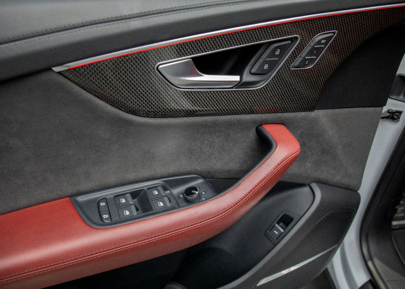 أودي SQ8 4.0 TFSI quattro (507 HP)