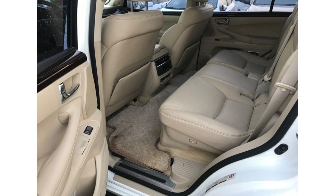 Lexus LX570