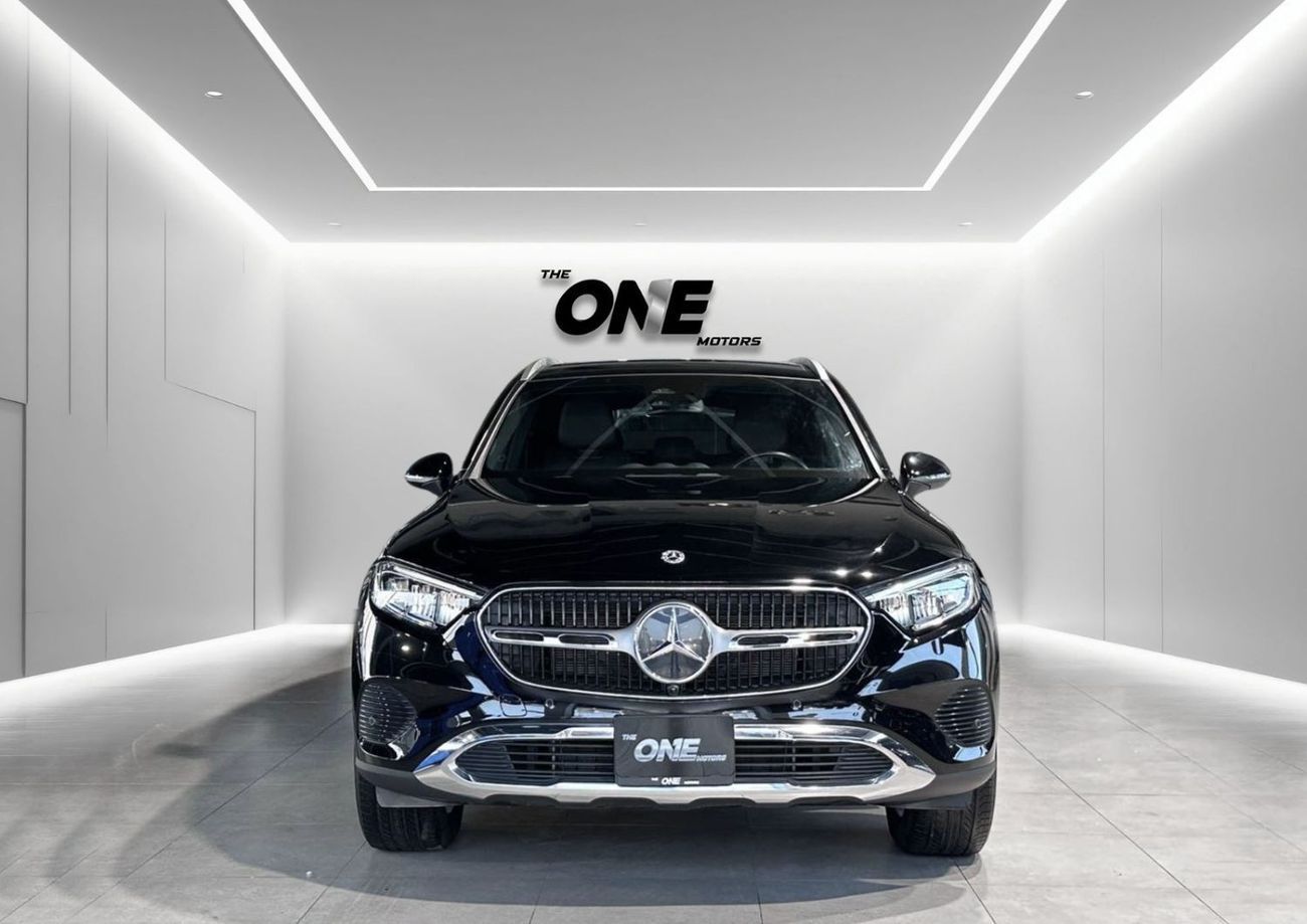 Mercedes-Benz GLC 300 clean title - no accident no painting