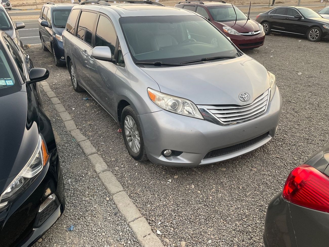 تويوتا سيينا XLE Full Option