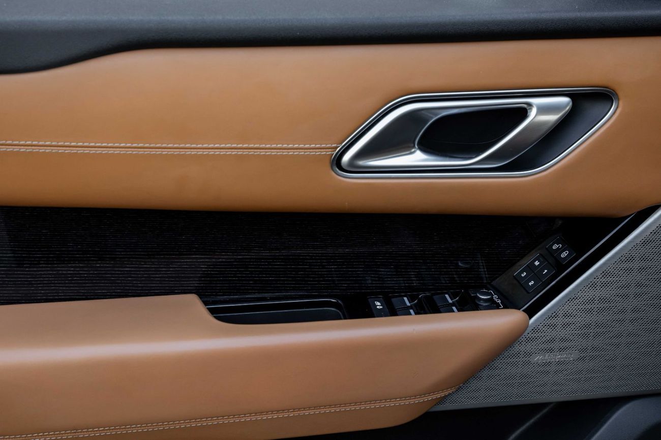 Land Rover Range Rover Velar Range Rover Velar P300 R-Dynamic HSE | 2,448 P.M | 0% Downpayment | R-Dynamic HSE!