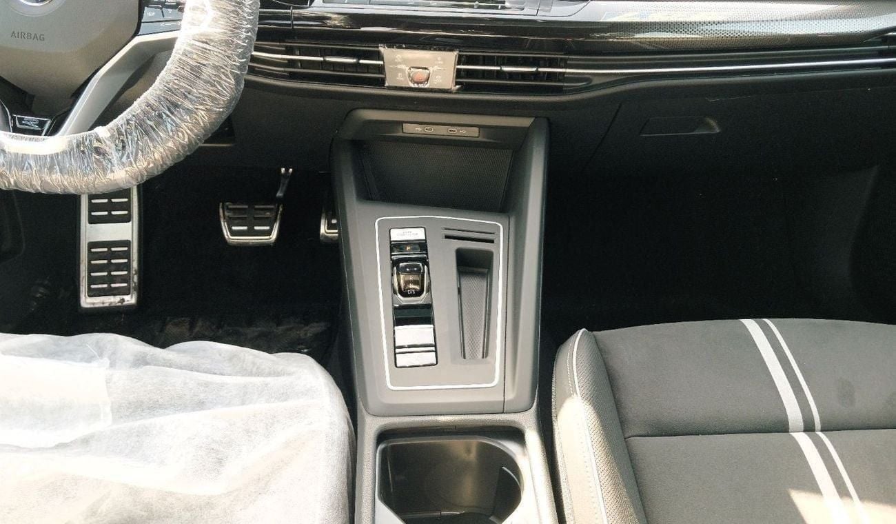 Volkswagen Golf Volkswagen Golf R Line 1.4L TSi Petrol 2024YM | Export Price