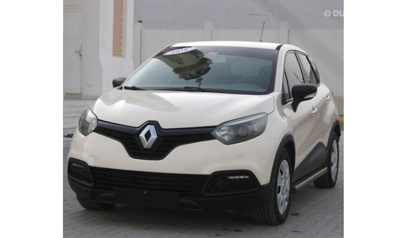 Renault Captur Renault capture 2016 GCC beige excellent condition without accidents
