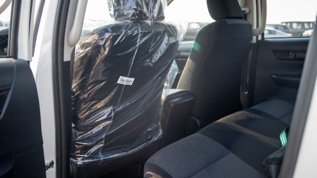 Toyota Hilux DLX-G Automatic| 2.4L | 4WD | Diesel | 5 Seats | 4 Doors