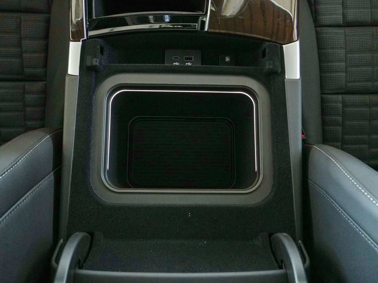 كاديلاك إسكالاد 2026 ESCALADE ESV SPORT PLATINUM CAPTAIN SEATS BRAND NEW 0KM