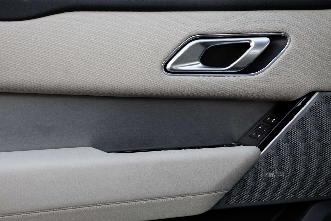 لاند روفر رينج روفر فيلار 4,504 P.M  | 0% Downpayment | P250 SE R DYNAMIC!