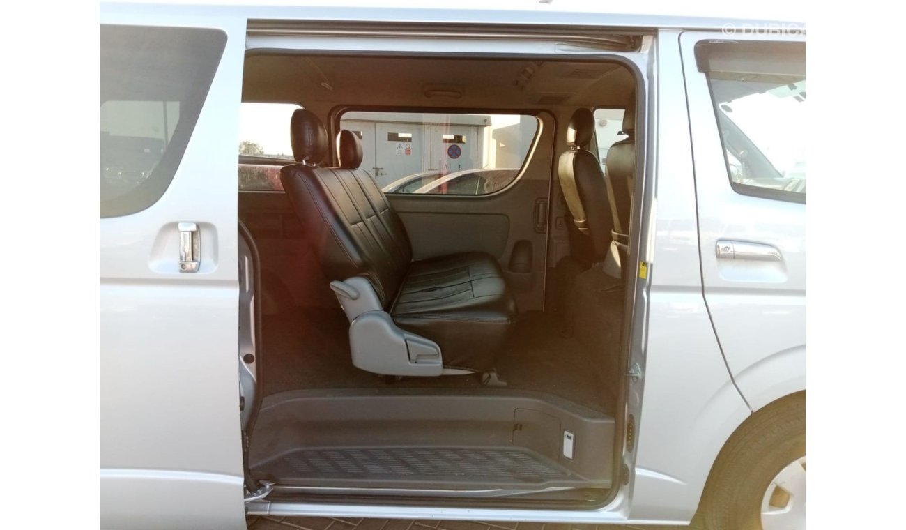 تويوتا هاياس TOYOTQA HIACE RIGHT HAND DRIVE (PM1069)