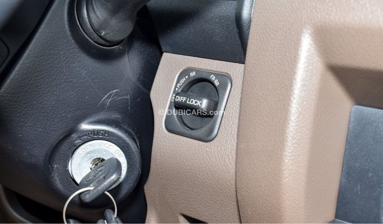 تويوتا لاند كروزر بيك آب Single Cabin 4.0