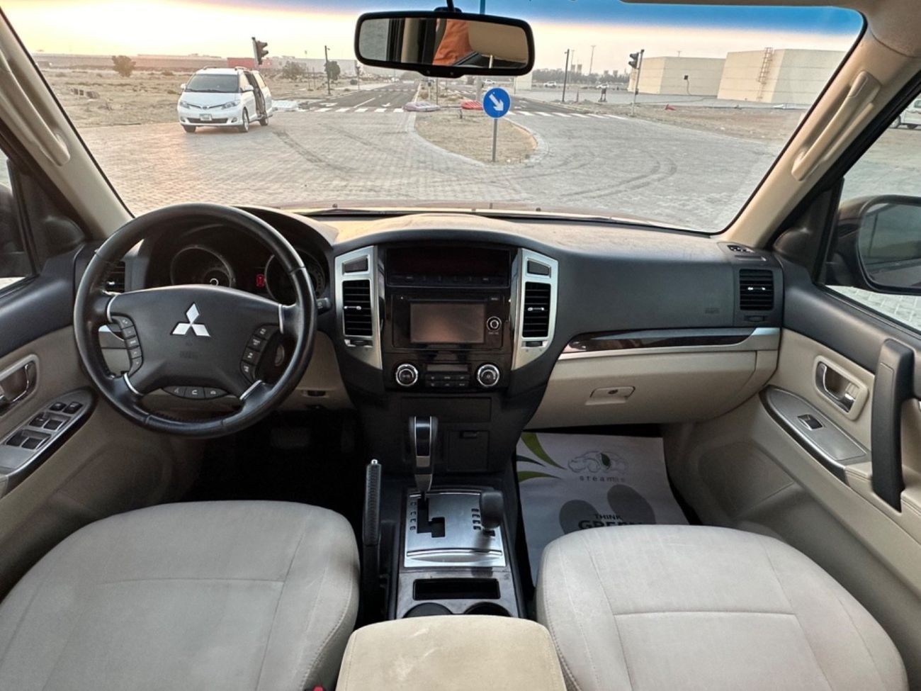 Mitsubishi Pajero Std 3.5L MODEL 2017 GCC CAR PERFECT CONDITION INSIDE AND OUT SIDE