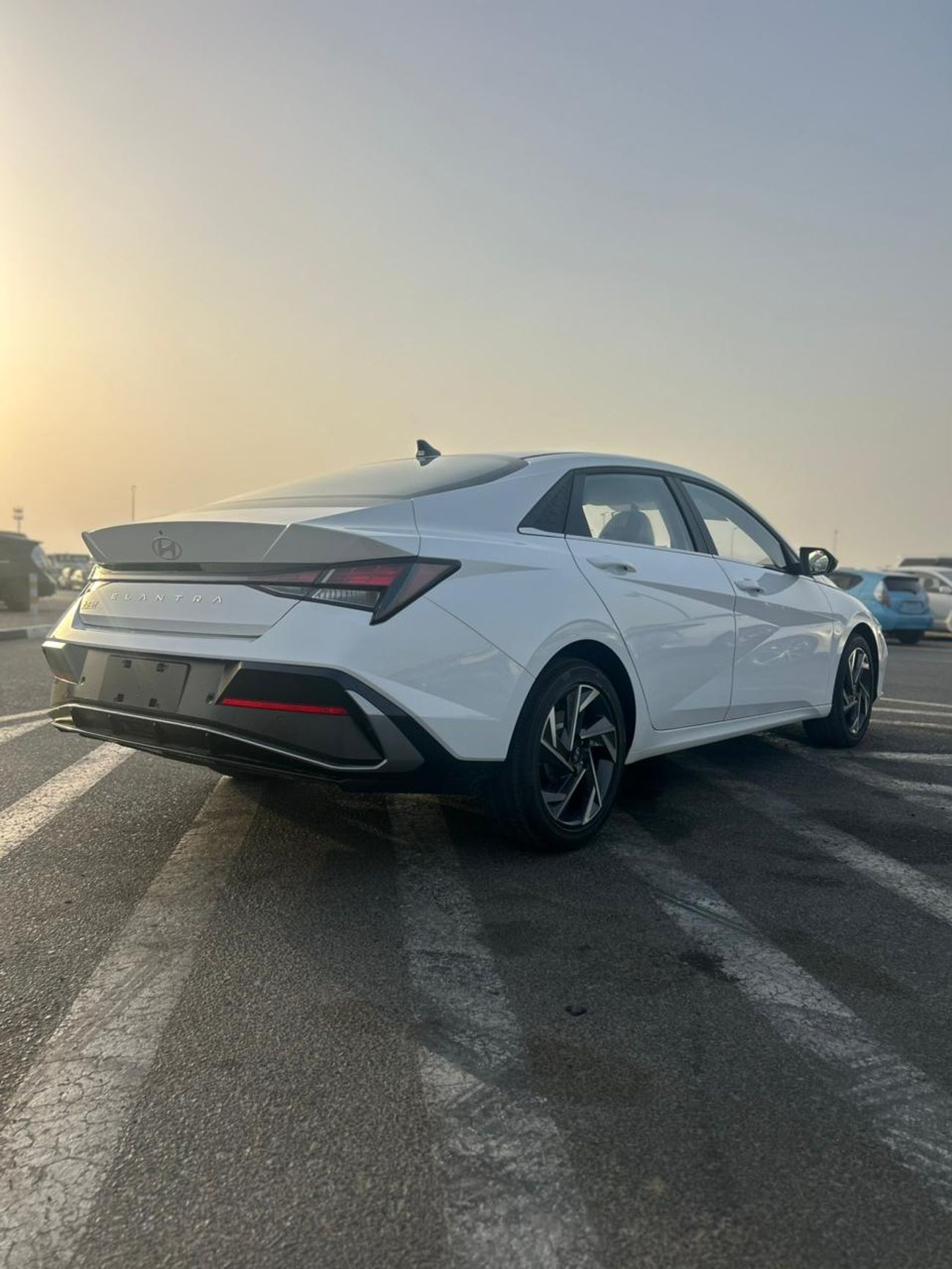 هيونداي إلانترا Hyundai Elantra ELITE | 1.5L PETROL | SUNROOF WITH LEATHER | CHINESE SPECS