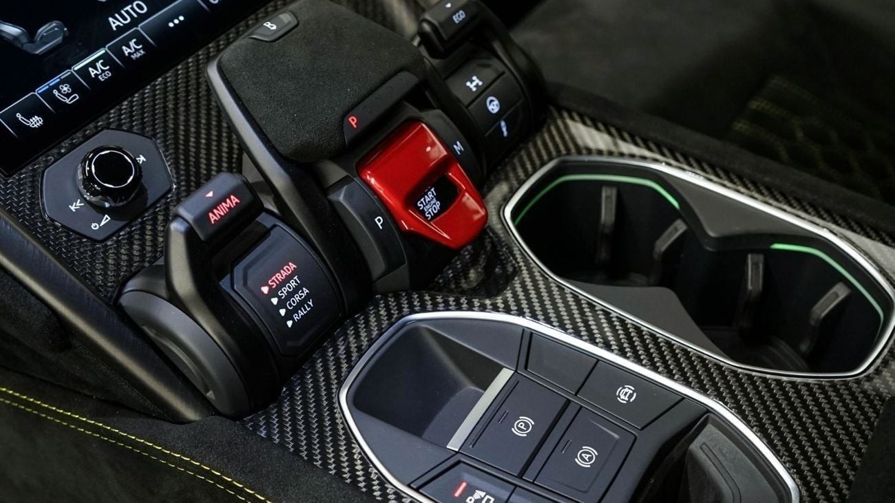 لامبورغيني اوروس 4.0T V8 Performante