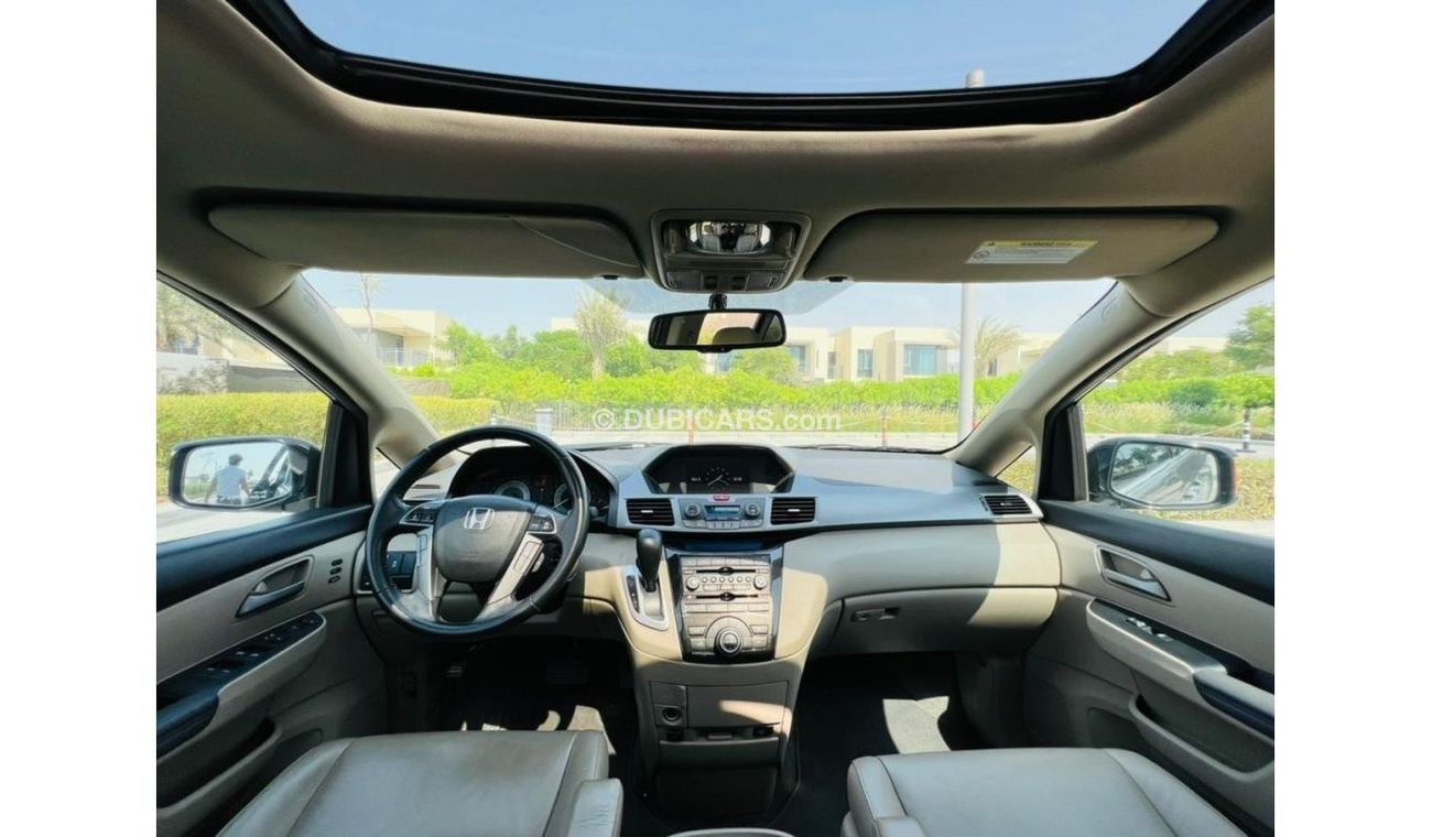 Honda Odyssey Touring 1385 P.M ODYSSEY 3.5L ll TOPEND ll AUTOMATIC DOORS ll GCC ll WELL MAINTAINED